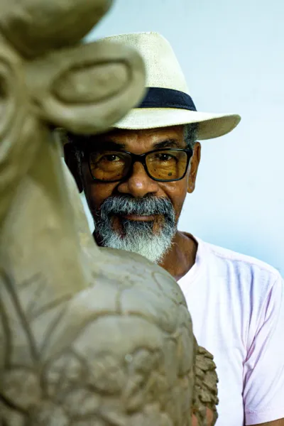 João das Alagoas e a arte de contar histórias por meio do barro