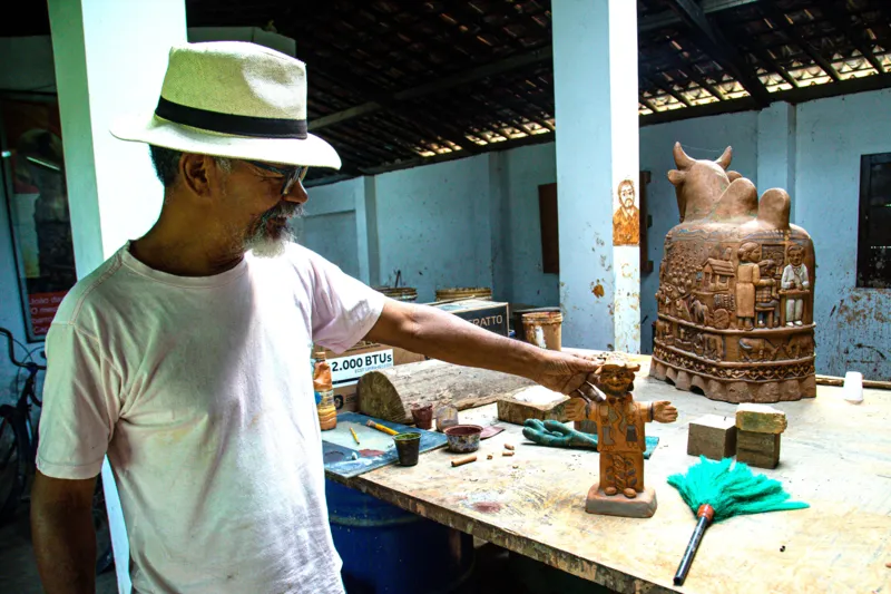 João das Alagoas e a arte de contar histórias por meio do barro
