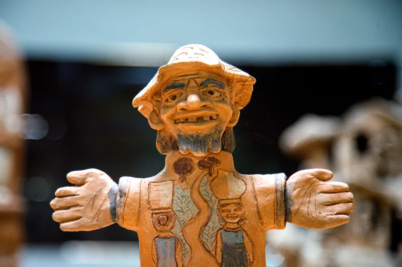 João das Alagoas e a arte de contar histórias por meio do barro