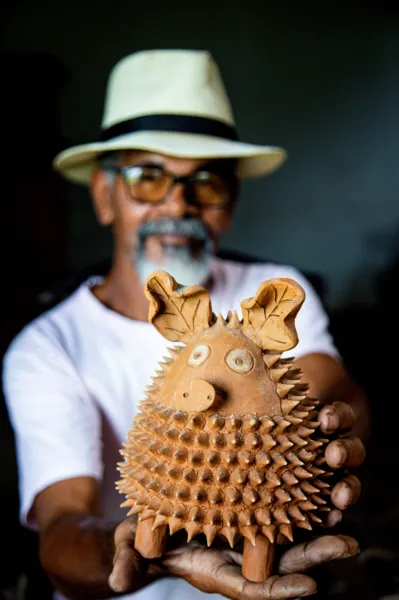 João das Alagoas e a arte de contar histórias por meio do barro
