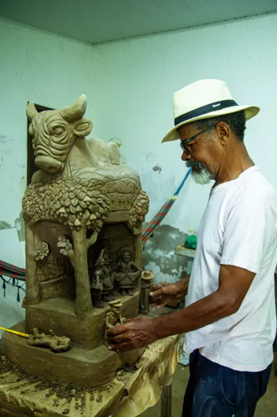 João das Alagoas e a arte de contar histórias por meio do barro