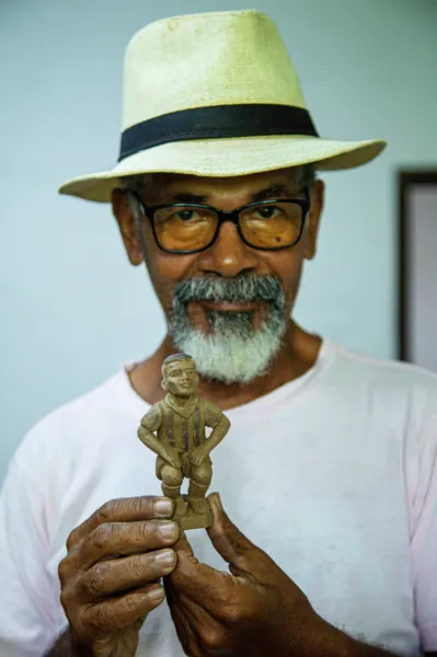 João das Alagoas e a arte de contar histórias por meio do barro