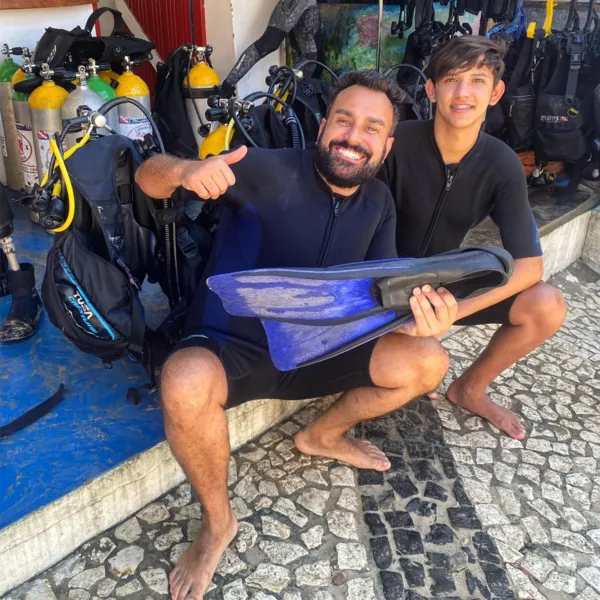 O apresentador Fábio Ramalho e seu namorado são nossos entrevistados deste domingo.
