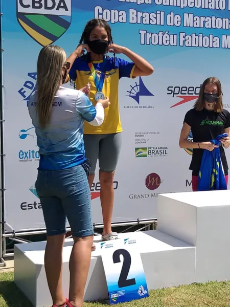 Esse ano, em Brasília, Julia Fontes conquistou quatro medalhas na Copa Brasil de Maratonas Aquáticas