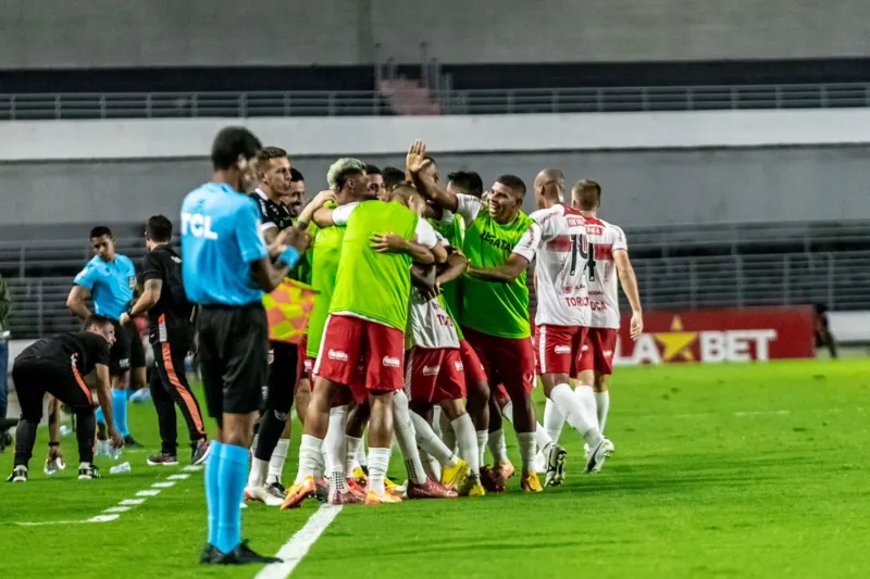 Galo saiu do primeiro tempo vencendo por 1 a 0
