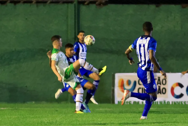 Com time alternativo, CSA vence o Coruripe na estreia da Copa AL