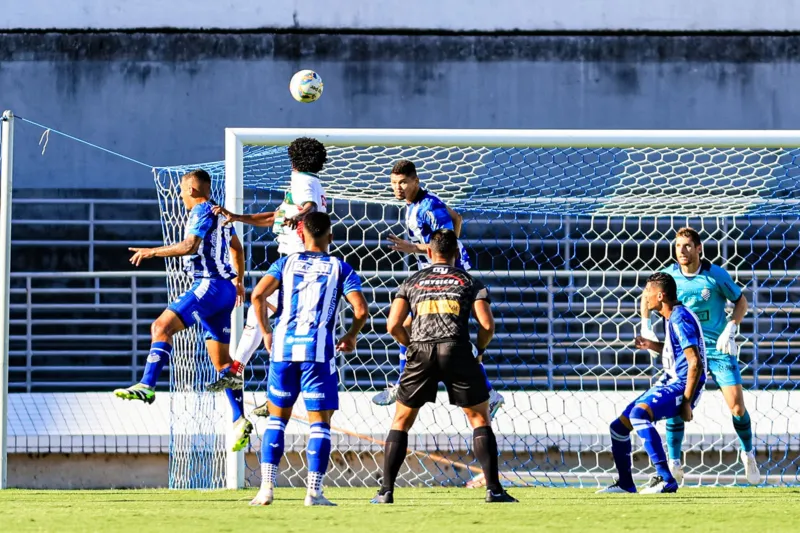 CSA terminou mal o primeiro tempo