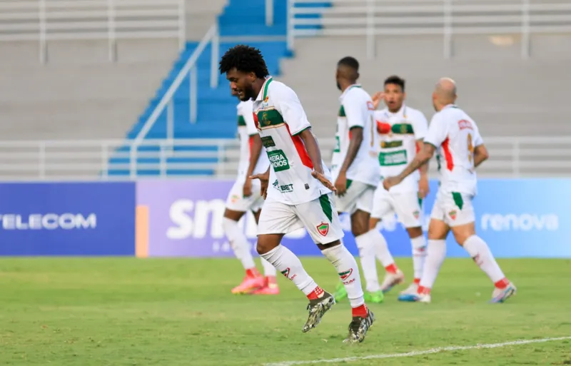 Talles foi o herói do Tricolorido no jogo