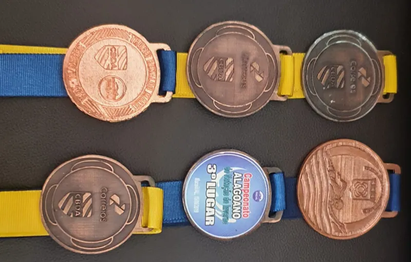 Seis medalhas de bronze