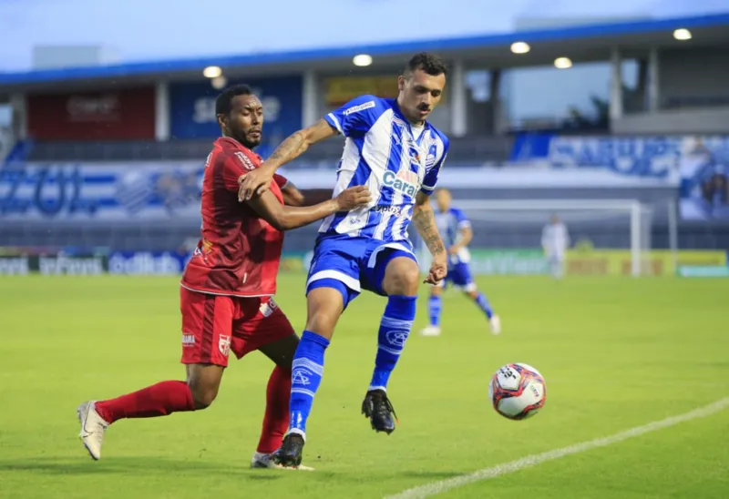 No Clássico das Multidões, CSA vence o CRB por 1 a 0 e garante a classificação antecipada às semifinais do Alagoano
