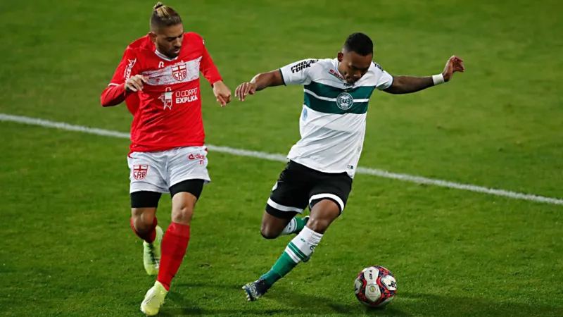 Com um a mais em campo, CRB arranca empate com Coritiba em pleno Couto Pereira: 1 a 1