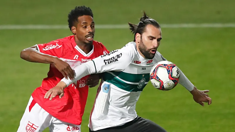 Com um a mais em campo, CRB arranca empate com Coritiba em pleno Couto Pereira: 1 a 1