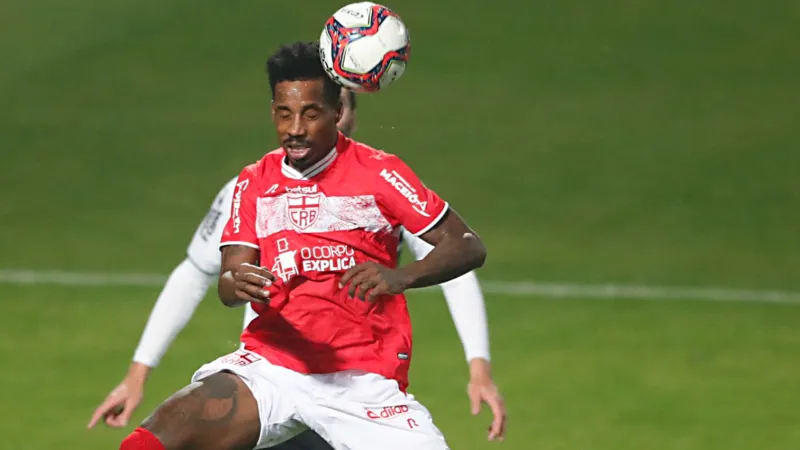 Guilherme Romão em ação pelo CRB