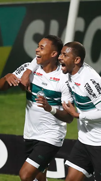 Com um a mais em campo, CRB arranca empate com Coritiba em pleno Couto Pereira: 1 a 1