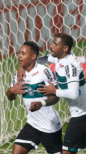 Com um a mais em campo, CRB arranca empate com Coritiba em pleno Couto Pereira: 1 a 1