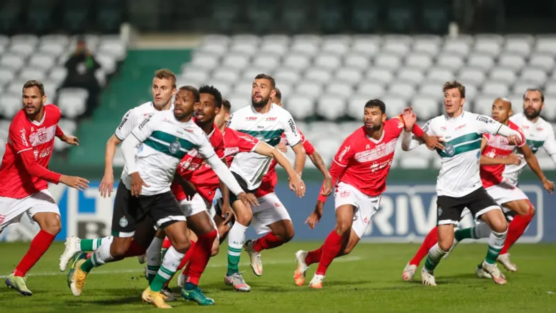 Com um a mais em campo, CRB arranca empate com Coritiba em pleno Couto Pereira: 1 a 1