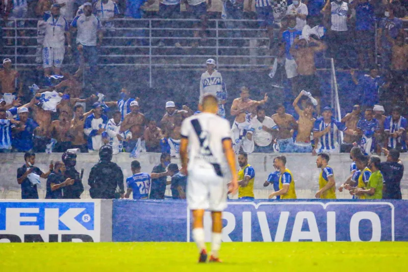 Com gol polêmico nos acréscimos, CSA vence a Ponte de virada e se aproxima do G-4: 2 a 1