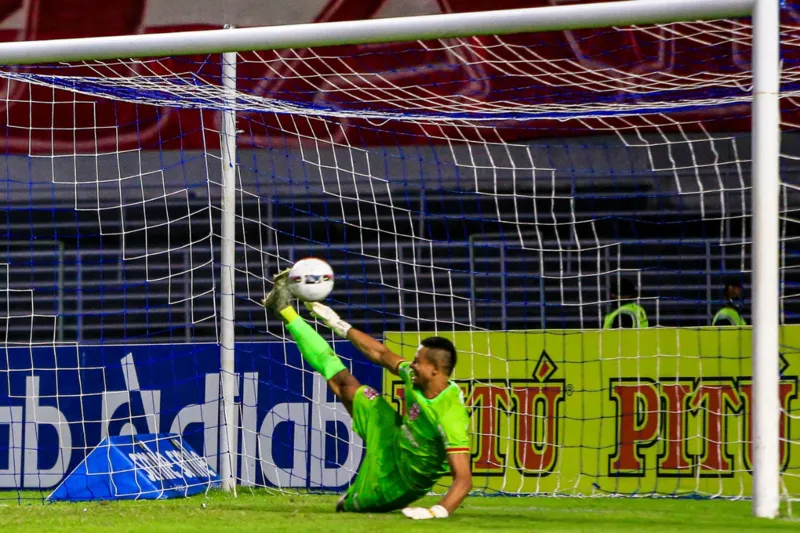 Goleiro Diogo Silva foi um dos poucos que atuou em todos os Clássicos das Multidões de 2022