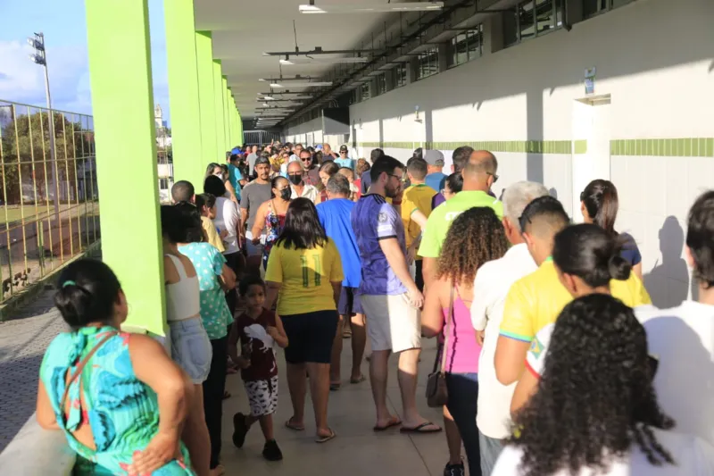 Eleitores alagoanos deram os primeiros votos a partir das 8h, seguindo até as 17h