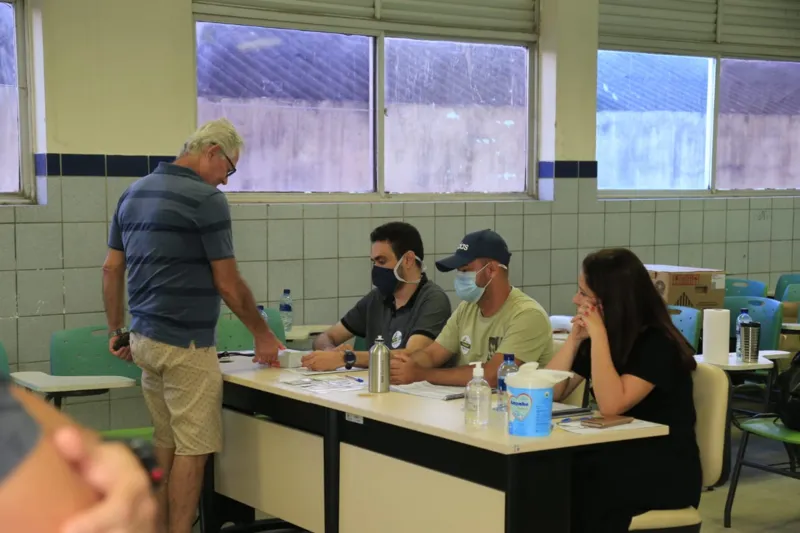 Eleitores alagoanos deram os primeiros votos a partir das 8h, seguindo até as 17h