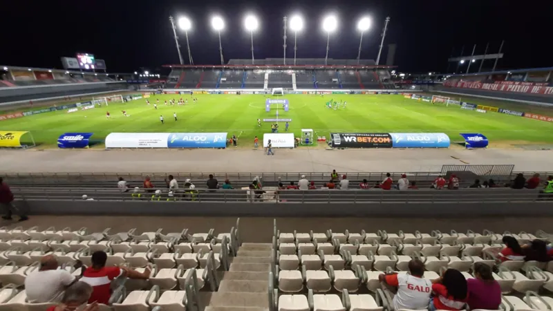 CRB vence confronto direto com a Chapecoense e fica mais próximo da permanência na Série B: 2 a 1