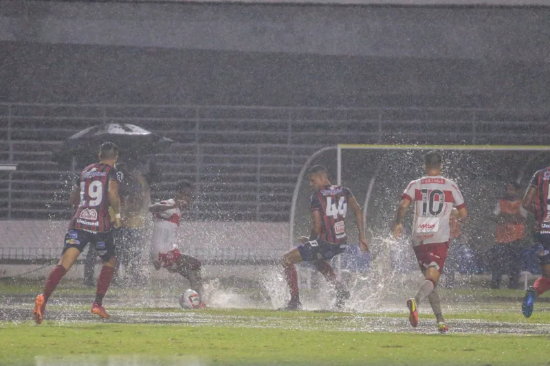 Na despedida da temporada 2022, mas tranquilo na tabela da Série B, CRB perde para o Bahia: 2 a 1