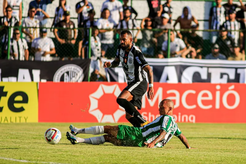 ASA teve gol anulado e quase Everton Heleno ampliou