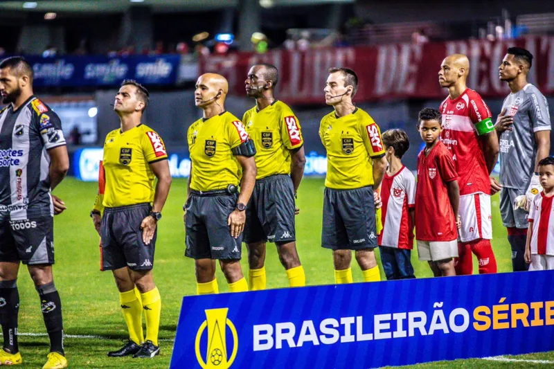 Capitão, Anderson Conceição não joga contra o Vila
