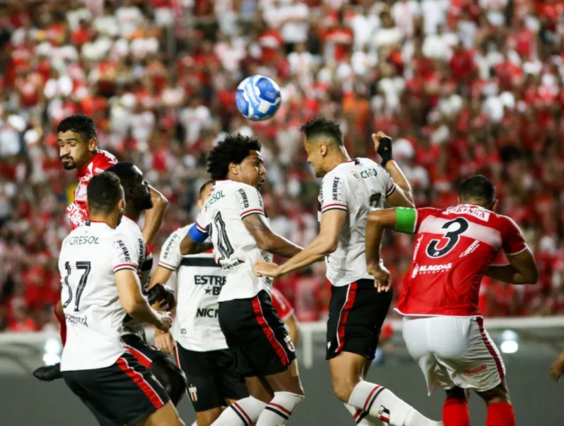 CRB para na retranca e não sai do 0x0 contra o Botafogo-SP no Rei Pelé