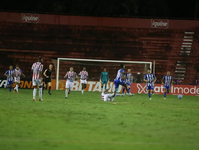 Nos Aflitos, CSA empata com o Náutico e ganha uma posição: 0 a 0
