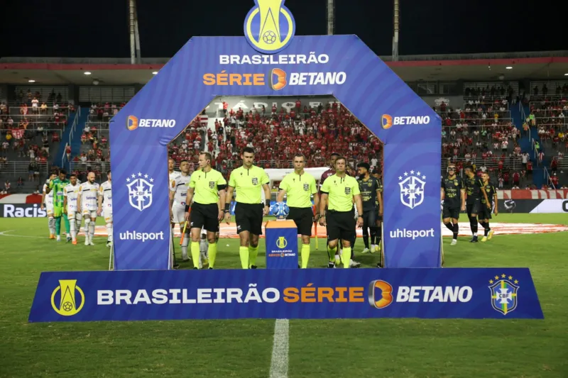 Diogo Silva pega pênalti, CRB vence Novorizontino e assume 10º lugar