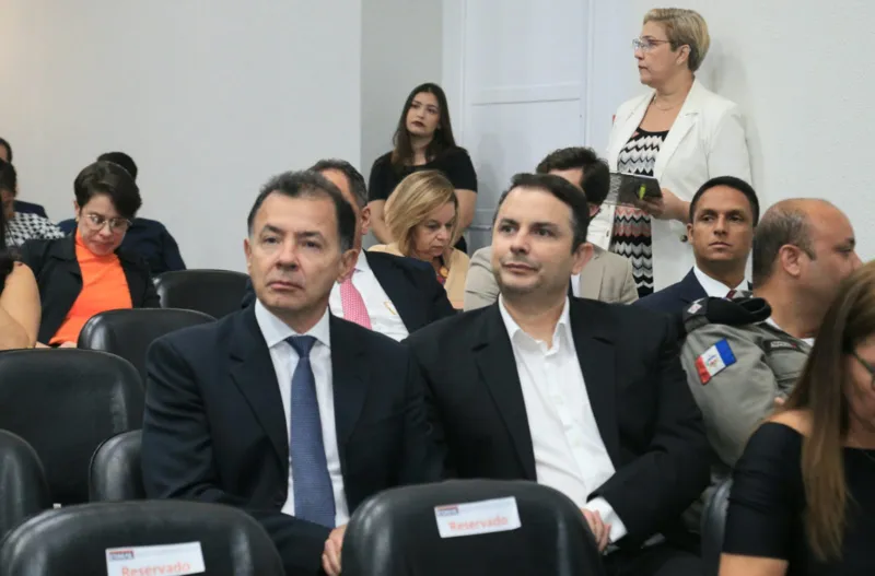 Lançamento de livro em homenagem a Fernando Tourinho reúne autoridades