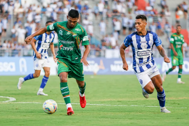 Coruripe passou a sofrer com os ataques azulinos