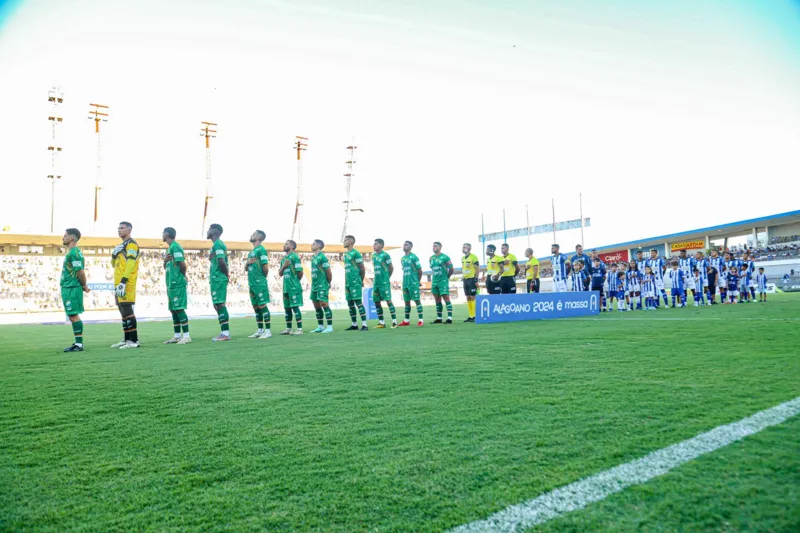 Em estreia pelo Alagoano, CSA vence Coruripe com gol polêmico: 1x0