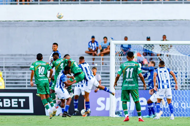 Polêmica aconteceu no segundo tempo da partida