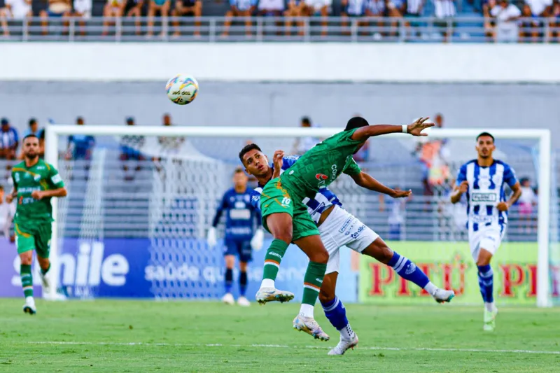 Em estreia pelo Alagoano, CSA vence Coruripe com gol polêmico: 1x0