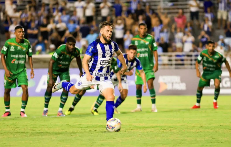 Em estreia pelo Alagoano, CSA vence Coruripe com gol polêmico: 1x0