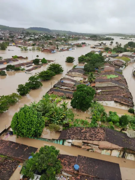 Imagens áreas mostram vários municípios de Alagoas debaixo d’água