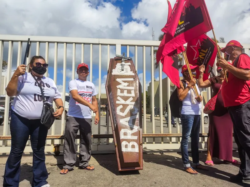 Moradores protestam contra os problemas causados pelas atividades da Braskem