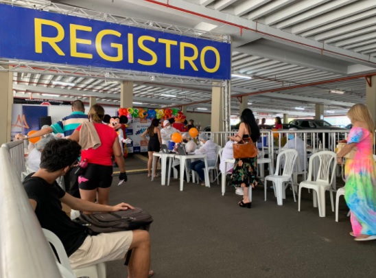 Pequenos se vacinam contra a Covid-19 em Maceió