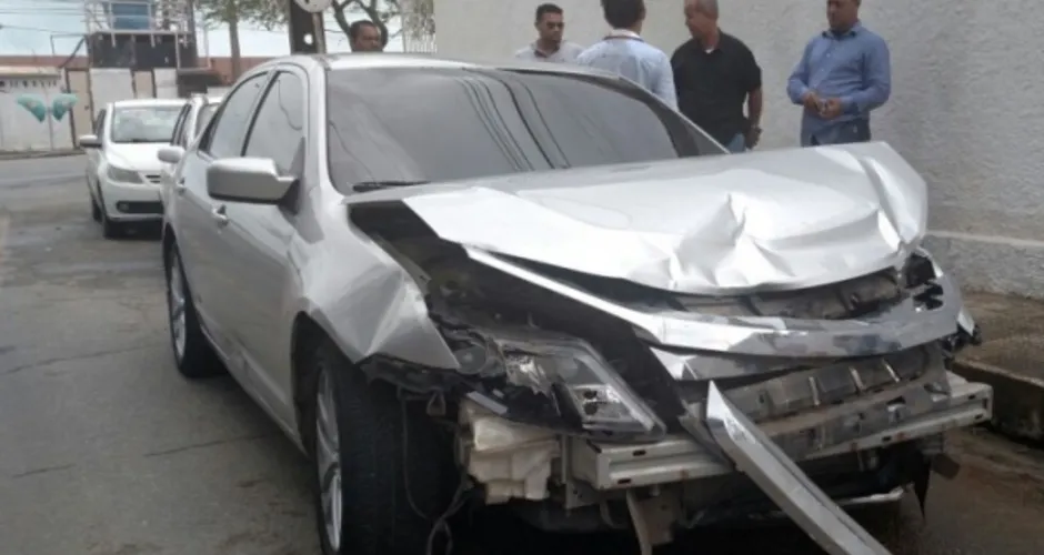 Imagem ilustrativa da imagem Sargento da PM com sinais de embriaguez é detido após colidir veículo