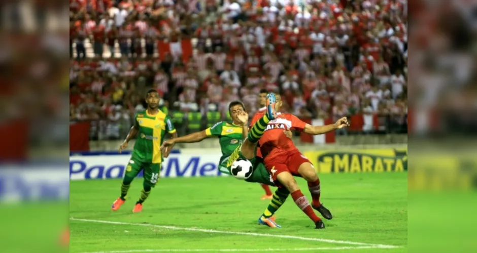 Imagem ilustrativa da imagem CRB empata, mas garante classificação às quartas de final da Copa do Nordeste