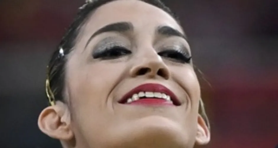 Imagem ilustrativa da imagem Ginastas capricham na maquiagem para provas na Olimpíada Rio 2016