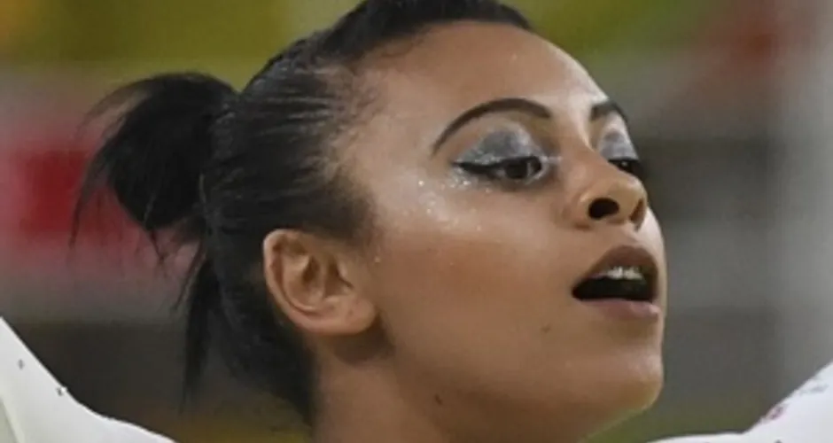 Imagem ilustrativa da imagem Ginastas capricham na maquiagem para provas na Olimpíada Rio 2016