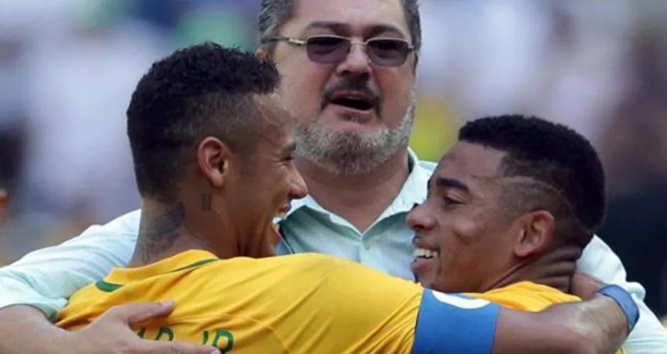Imagem ilustrativa da imagem Brasil goleia Honduras e se classifica para decisão do ouro no futebol