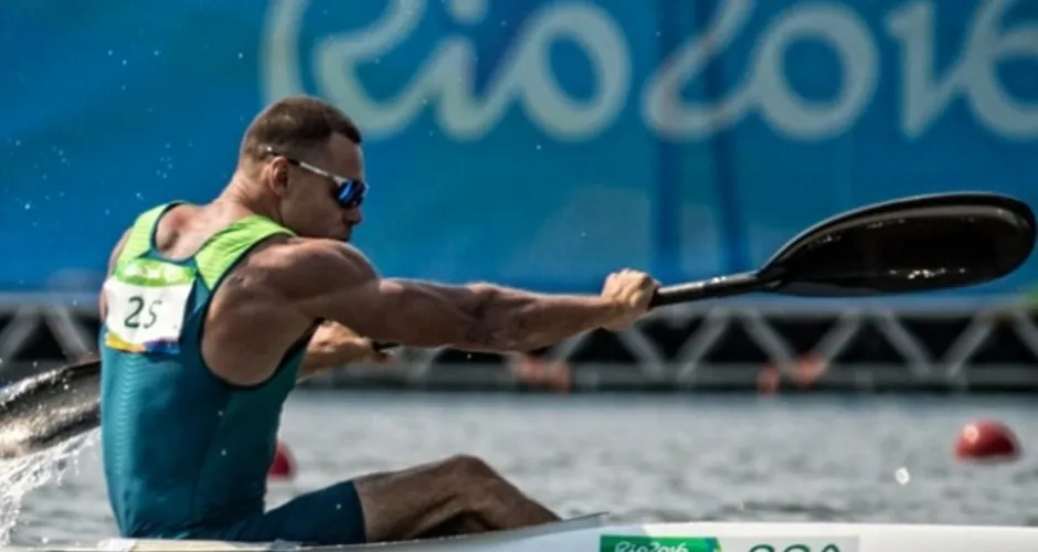 Imagem ilustrativa da imagem Cheirinho de bronze! Caio Ribeiro leva medalha inédita na canoagem no Rio