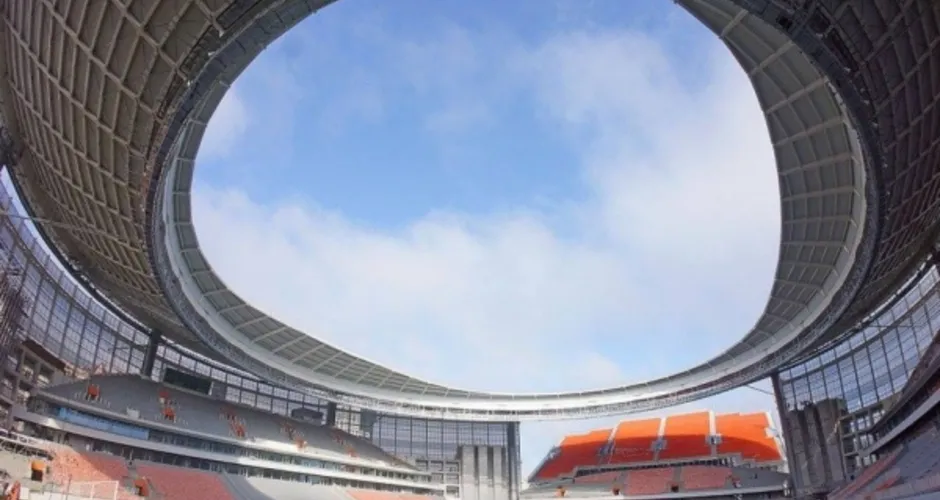 Imagem ilustrativa da imagem Arquibancada fora de arena da Copa ganha forma, e imagens chamam a atenção