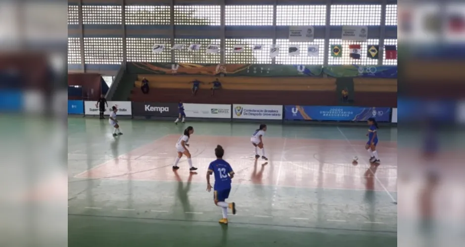 Imagem ilustrativa da imagem Na abertura do Jubs em Maceió, meninas da Ufal empatam sem gols no futsal