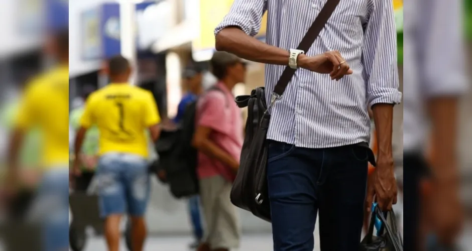 Imagem ilustrativa da imagem Desemprego no Brasil atinge recorde de 14,4% no último trimestre, diz IBGE