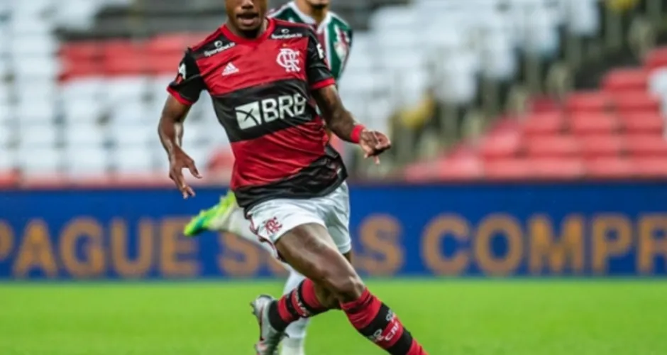 Imagem ilustrativa da imagem Flamengo recusa proposta de mais de R$ 180 milhões por Bruno Henrique e Gerson